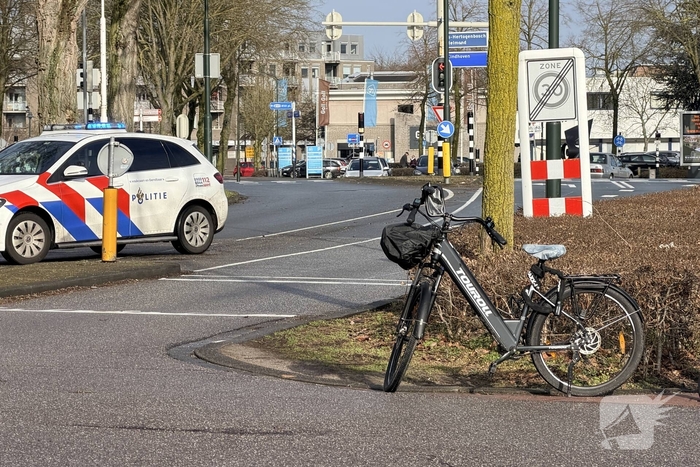 Fietsster gewond bij aanrijding met auto