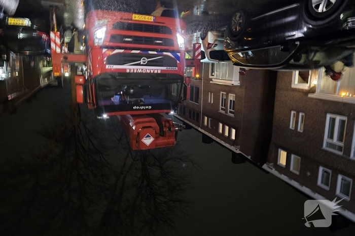 Brandweer veegt schoorsteen wegens brand