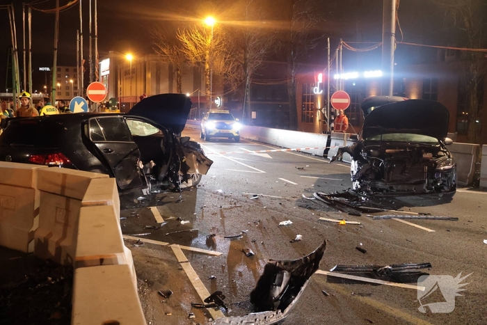 Ongeval tussen twee voertuigen leidt tot hulpdiensten