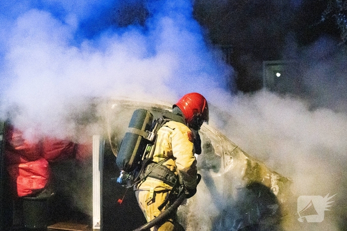 Auto volledig verwoest door brand