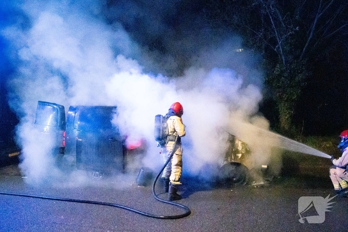 Auto volledig verwoest door brand