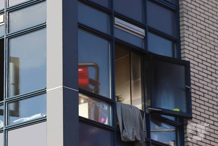 Meerdere woningen ontruimd door felle brand in seniorenflat