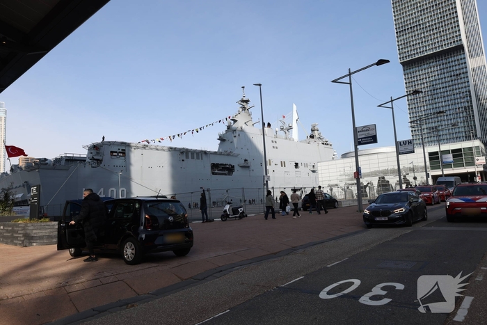 Turkse marineschepen zorgen voor veel bekijks