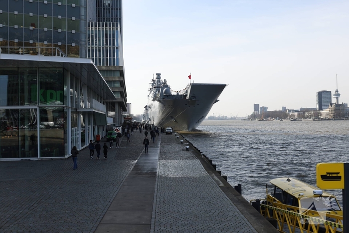 Turkse marineschepen zorgen voor veel bekijks