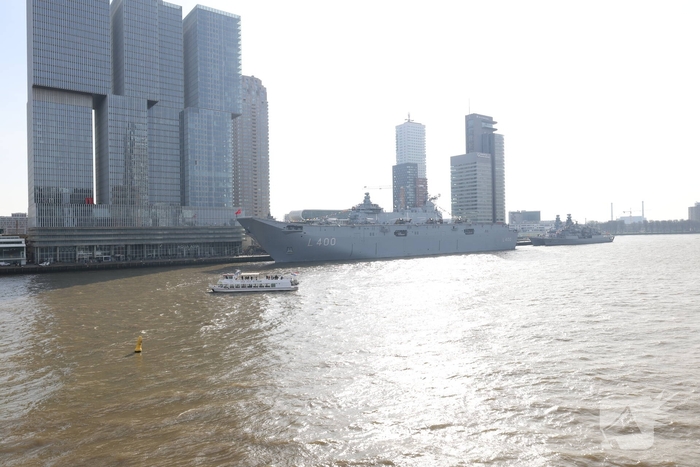 Turkse marineschepen zorgen voor veel bekijks
