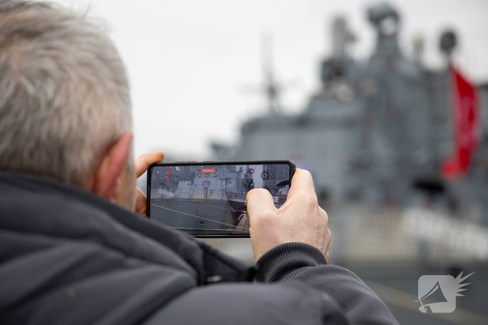 Turkse marineschepen zorgen voor veel bekijks