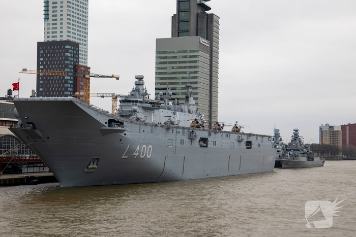 Turkse marineschepen zorgen voor veel bekijks