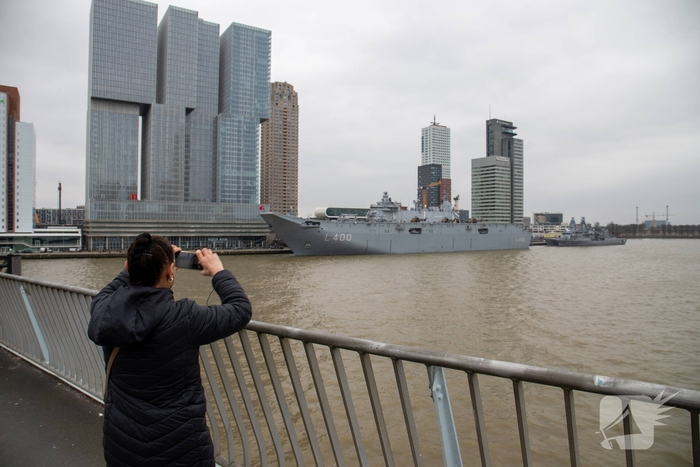 Turkse marineschepen zorgen voor veel bekijks