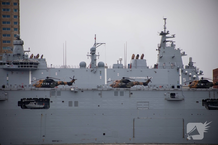 Turkse marineschepen zorgen voor veel bekijks