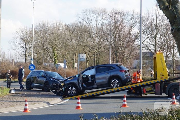 Ongeval op rotonde zorgt voor verkeershinder
