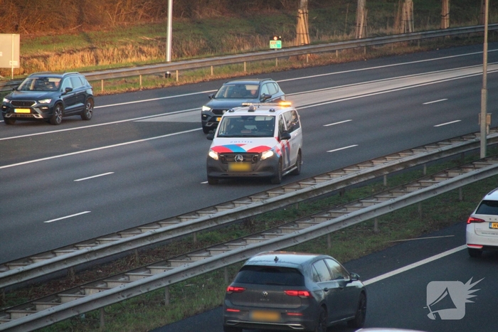 Ongeval tussen vrachtwagen en auto op snelweg