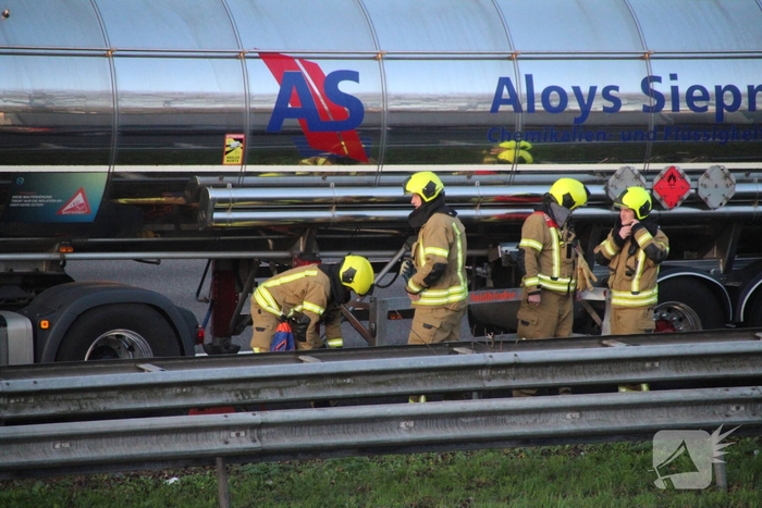 Ongeval tussen vrachtwagen en auto op snelweg