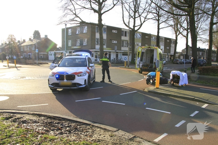 Fietser ernstig gewond na aanrijding op rotonde