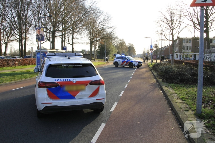 Fietser ernstig gewond na aanrijding op rotonde