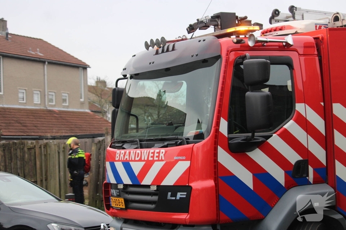 Brand in tuin leidt tot woningbeschadiging
