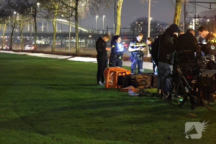 Scooters botsen frontaal op fietspad