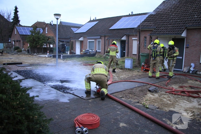 Brand op zolder van woning leidt tot ontruiming