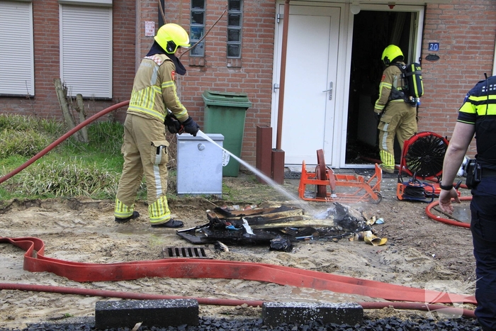 Brand op zolder van woning leidt tot ontruiming
