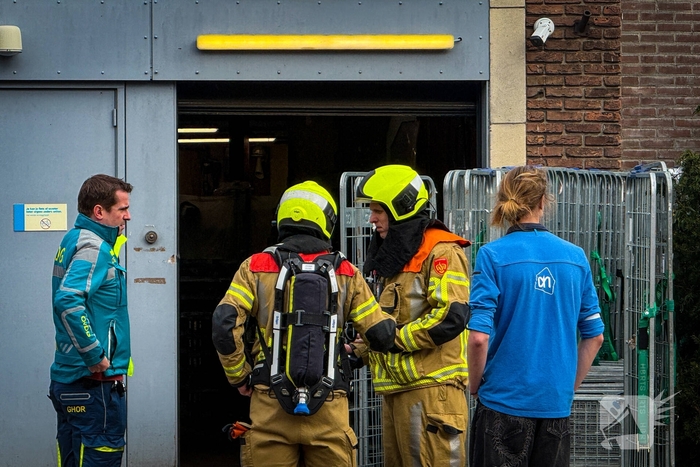 Brandweer onderzoekt gaslucht in supermarkt