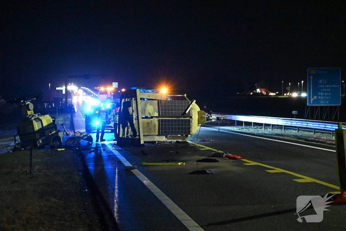 Flinke ravage na ongeval met pijlwagen, voortvluchtige bestuurder aangehouden