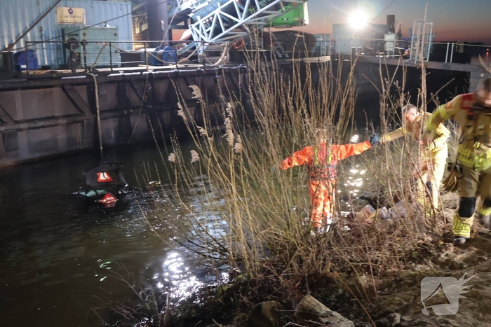 Auto te water na ongeval