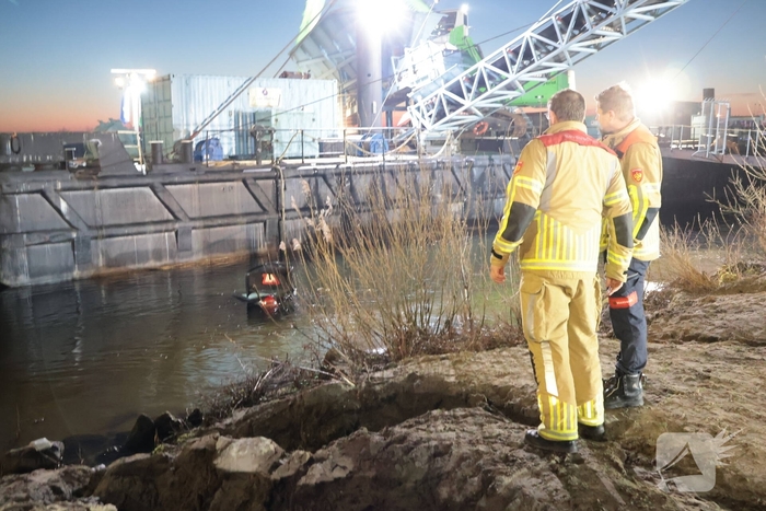 Auto te water na ongeval