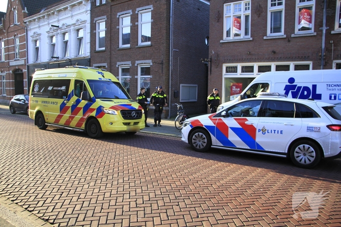 Fietsster gewond door open deur busje