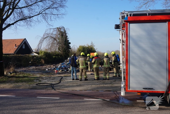 Vrachtwagenchauffeur dumpt brandende lading