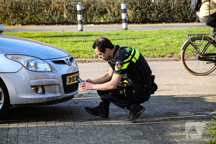Aanrijding tussen motor en auto leidt tot lichte verwondingen