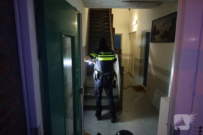 Explosie in woning leidt tot grote schade