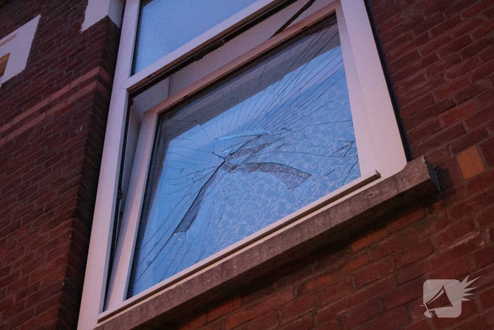 Explosie in woning leidt tot grote schade