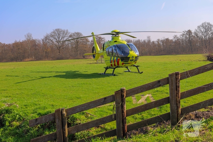 Bestuurder zwaargewond na eenzijdige aanrijding