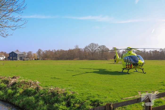Bestuurder zwaargewond na eenzijdige aanrijding