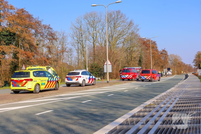 Bestuurder zwaargewond na eenzijdige aanrijding