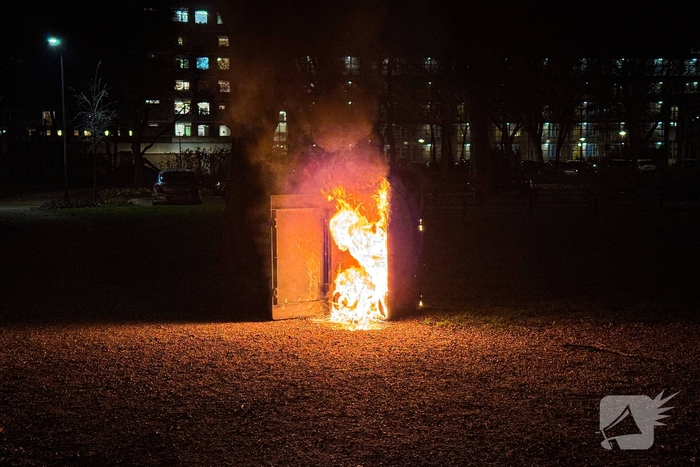 Brandweer ingezet voor brand in container