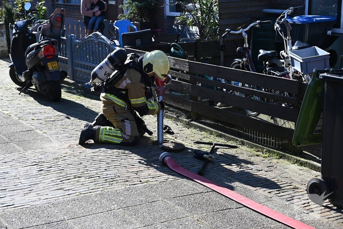 Brand in bijgebouw veroorzaakt snelle inzet brandweer