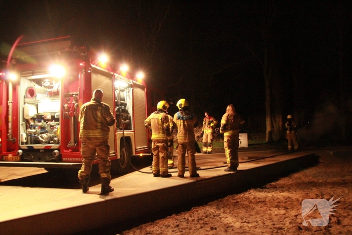 Container in brand na harde klap