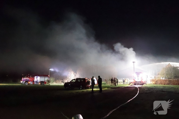 Brandweer bestrijdt grote brand