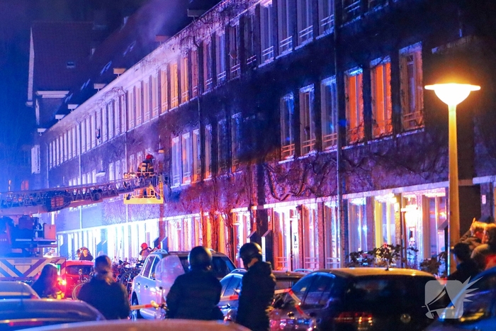 Explosie leidt tot woningbrand en evacuaties