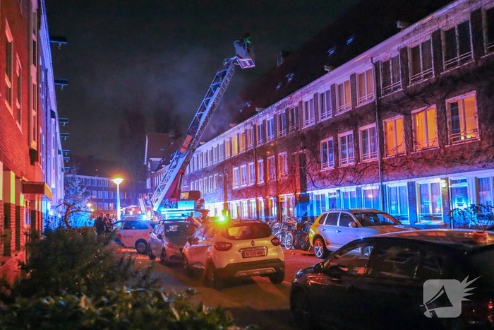 Explosie leidt tot woningbrand en evacuaties