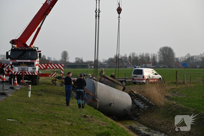 Eenzijdig ongeval met giertank op provinciale weg