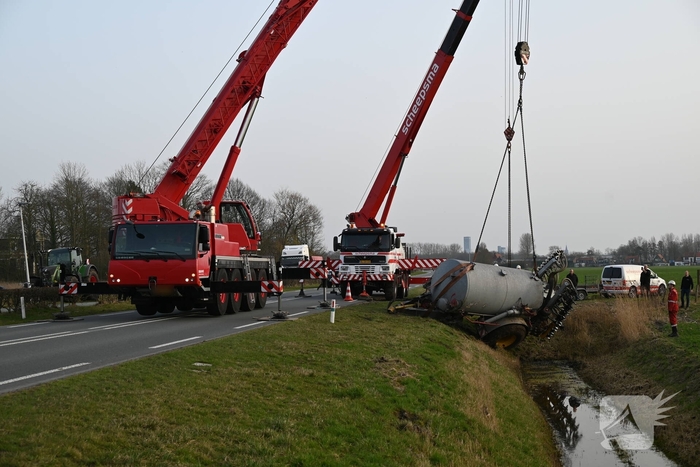 Eenzijdig ongeval met giertank op provinciale weg