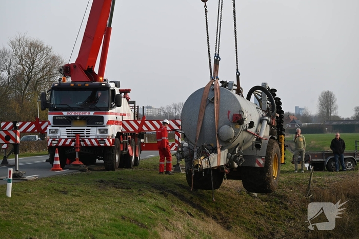 Eenzijdig ongeval met giertank op provinciale weg