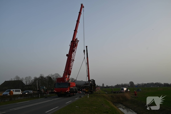 Eenzijdig ongeval met giertank op provinciale weg