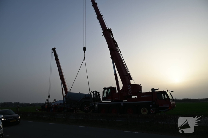 Eenzijdig ongeval met giertank op provinciale weg