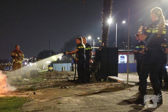 Buitenbrand aan houten pallets veroorzaakt politie- en brandweeractie