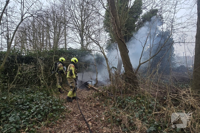 Stuk natuurgebied gaat in vlammen op