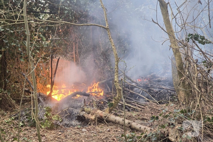 Stuk natuurgebied gaat in vlammen op