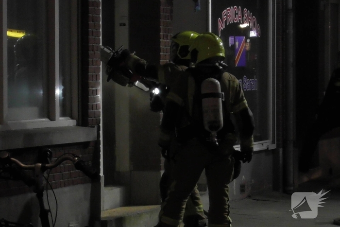 Middelbrand in woning zorgt voor grote inzet