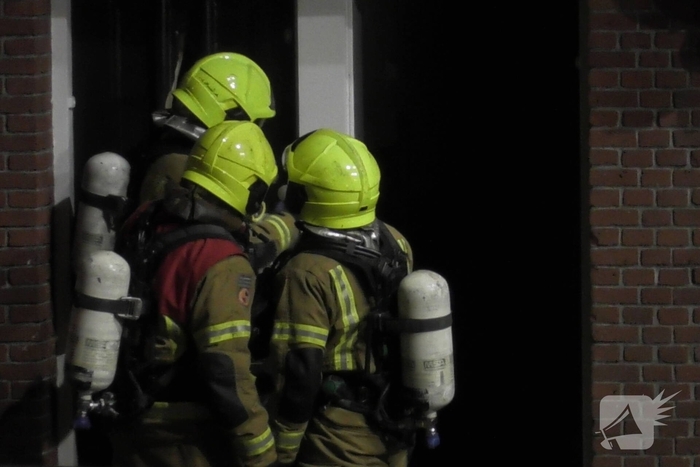 Middelbrand in woning zorgt voor grote inzet